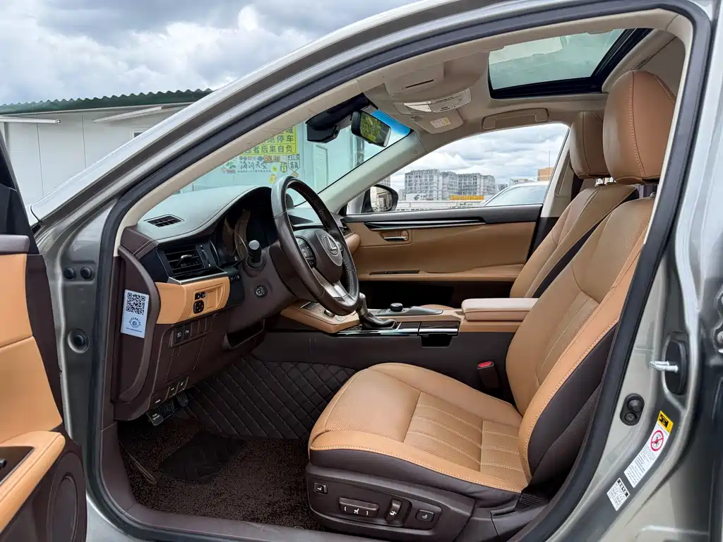 Lexus ES — миниатюра 6
