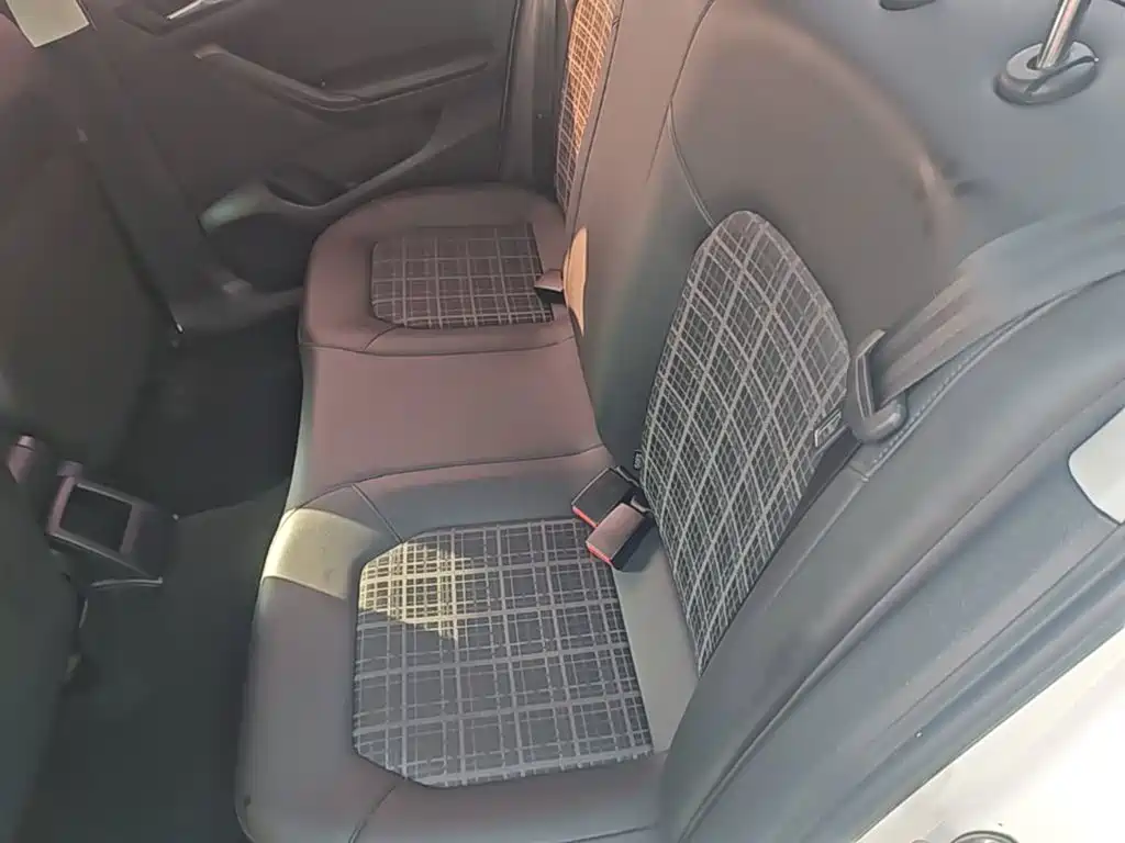 Volkswagen Jetta — миниатюра 17