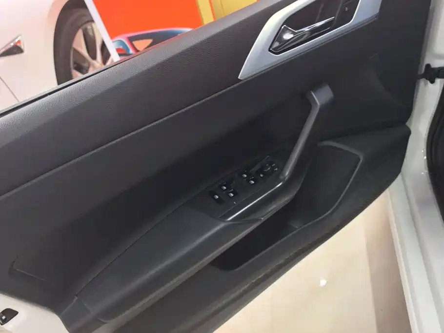 Volkswagen Polo — миниатюра 7