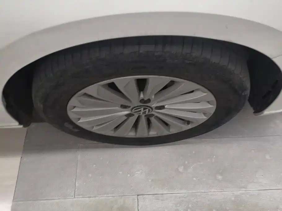 Volkswagen Lavida — миниатюра 6