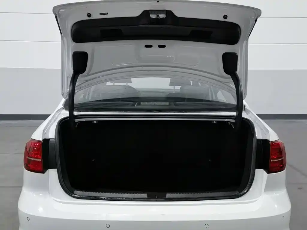 Volkswagen Sagitar — миниатюра 16
