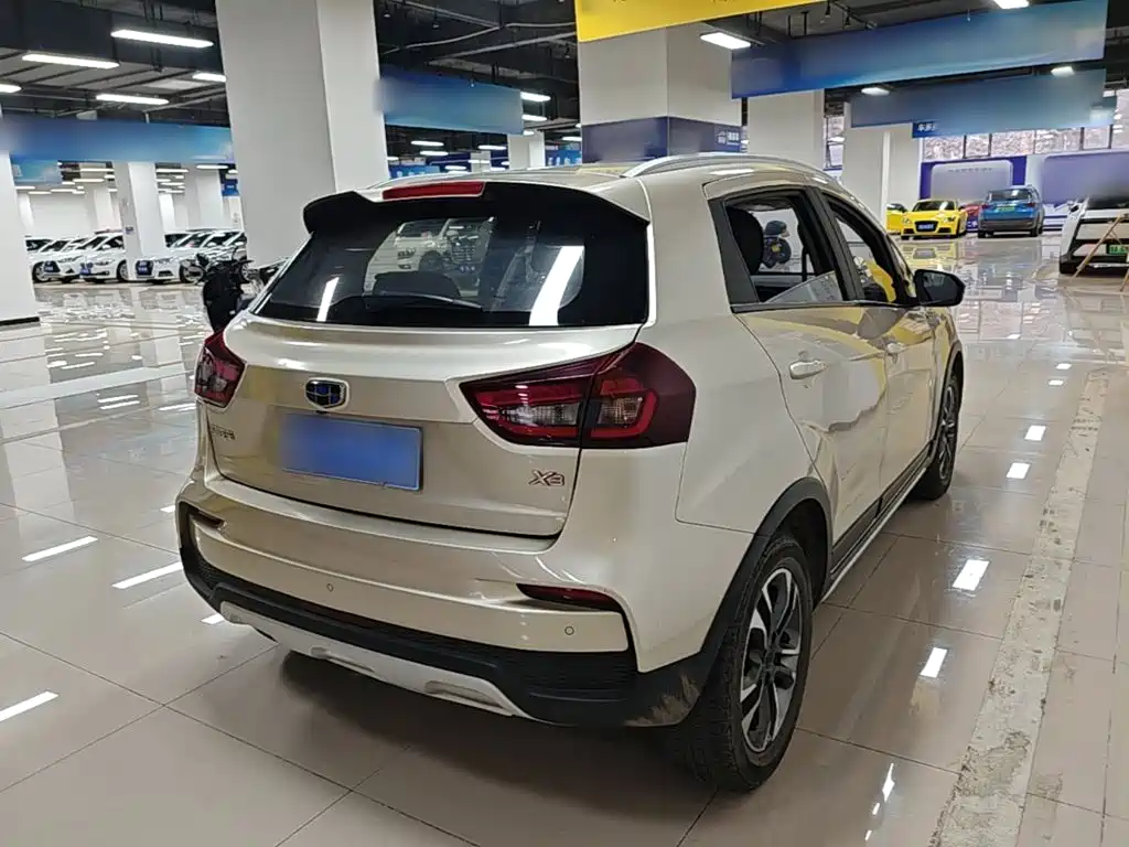 Geely Vision X3 — миниатюра 7