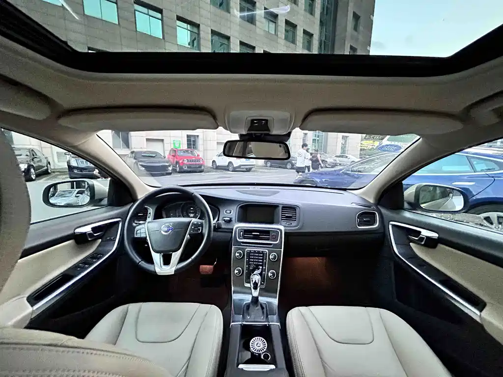 Volvo S60 — миниатюра 10