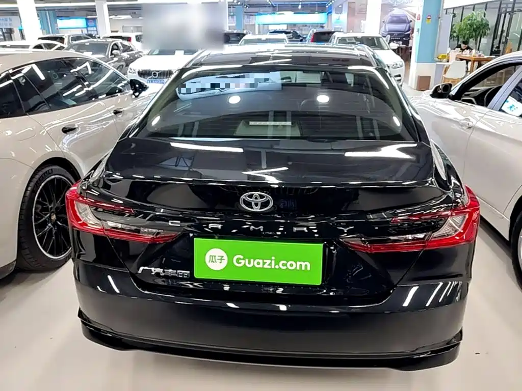 Toyota Camry — миниатюра 6