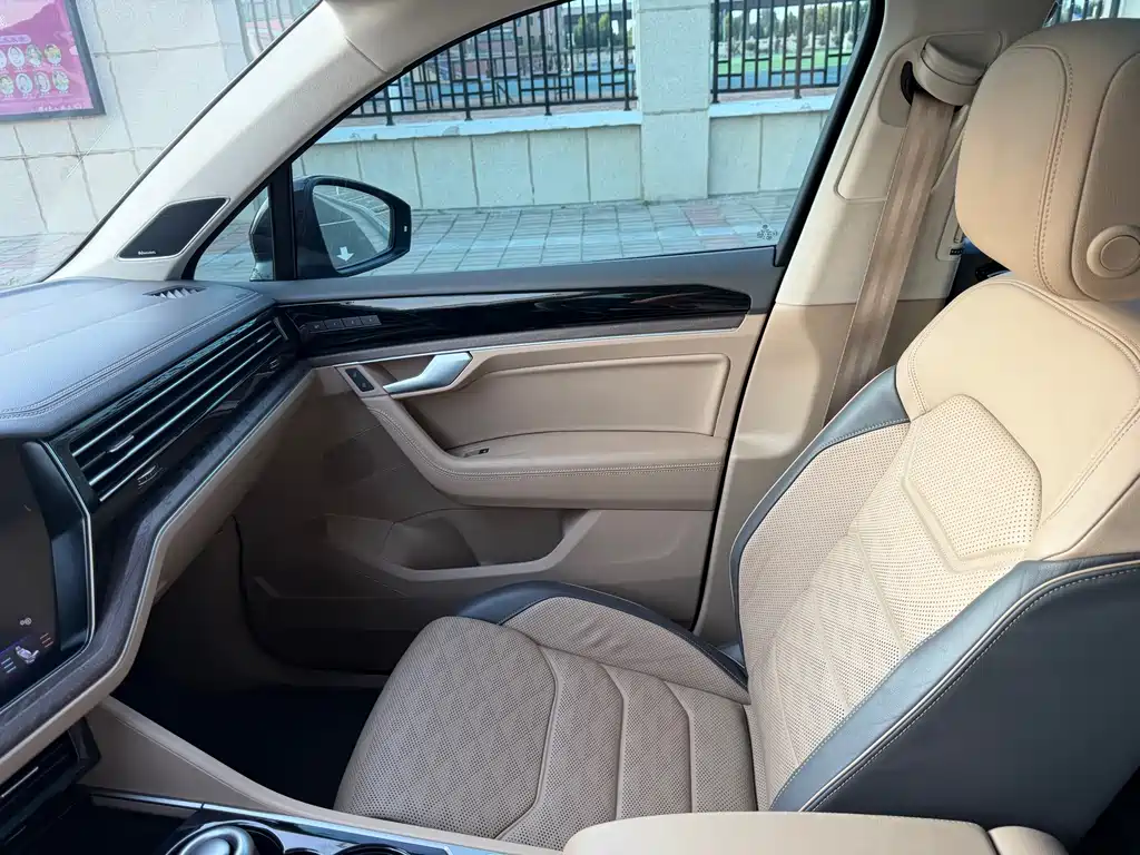 Volkswagen Touareg — миниатюра 12