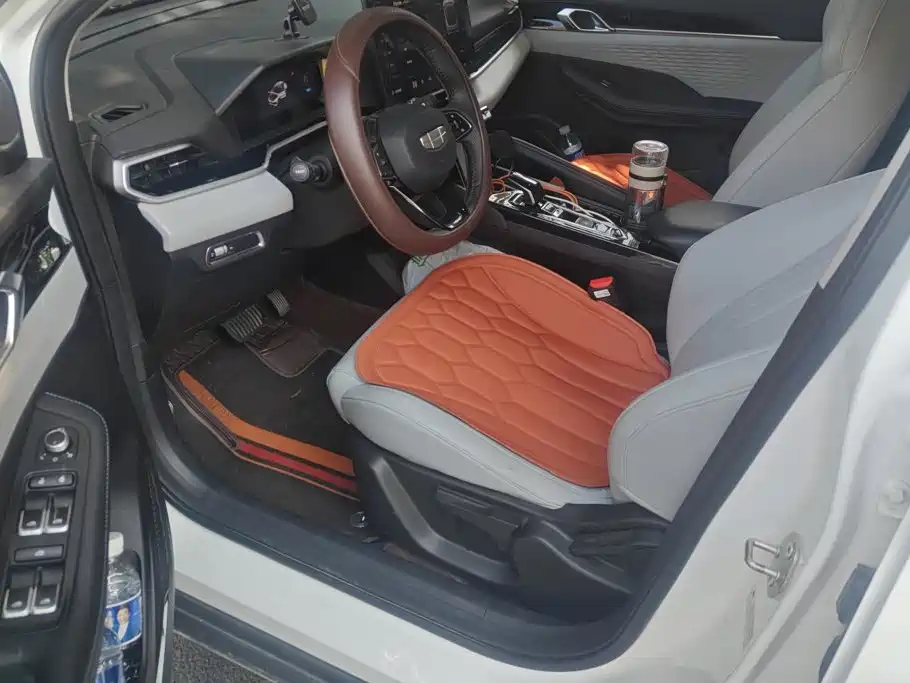 Geely Binyue — миниатюра 9
