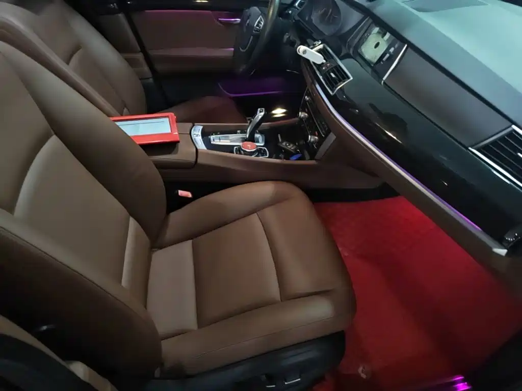 BMW 5 Series GT — миниатюра 25