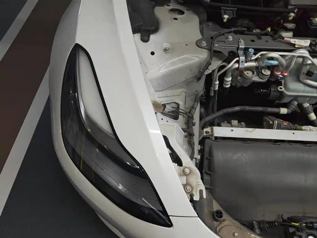 Tesla Model 3 — миниатюра 20