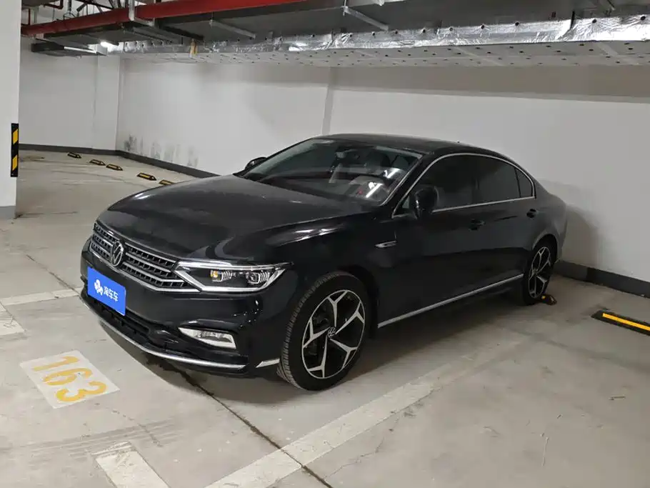 迈腾 2024款 200万辆众享款 330TSI DSG豪华型 2024
