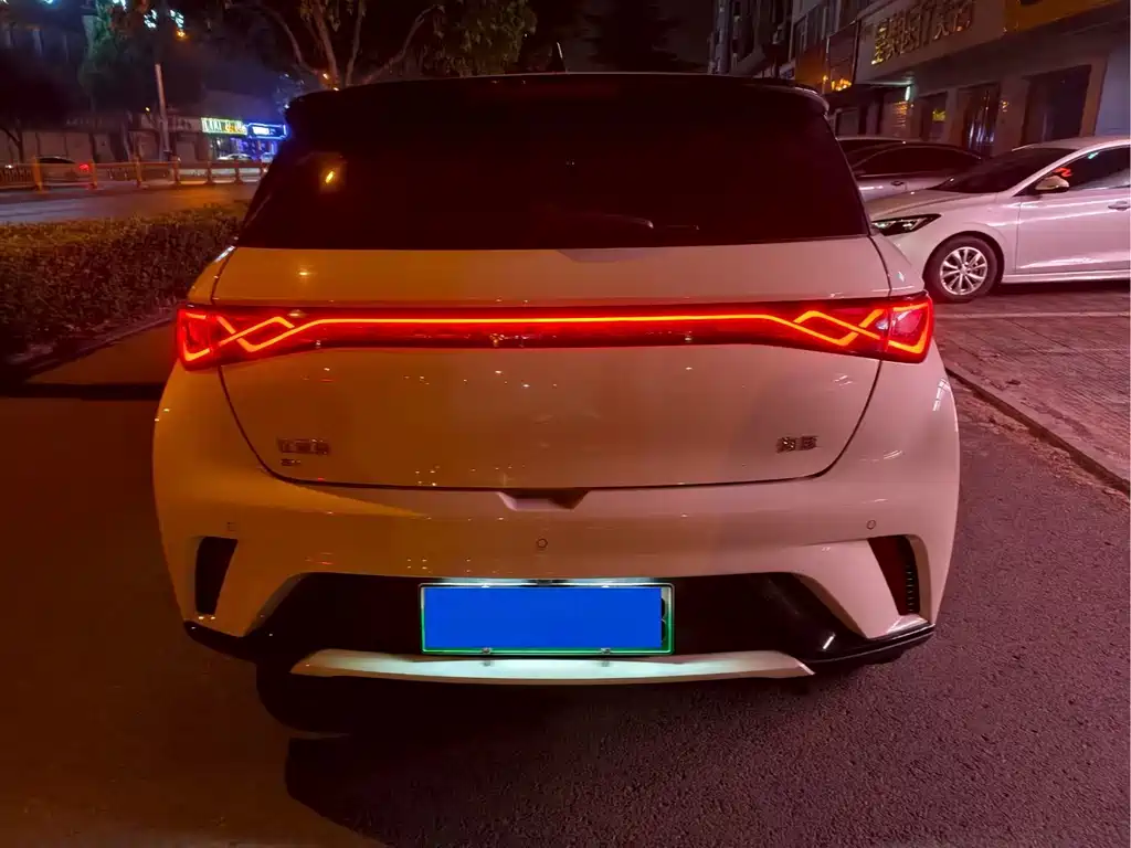 BYD Dolphin — миниатюра 7