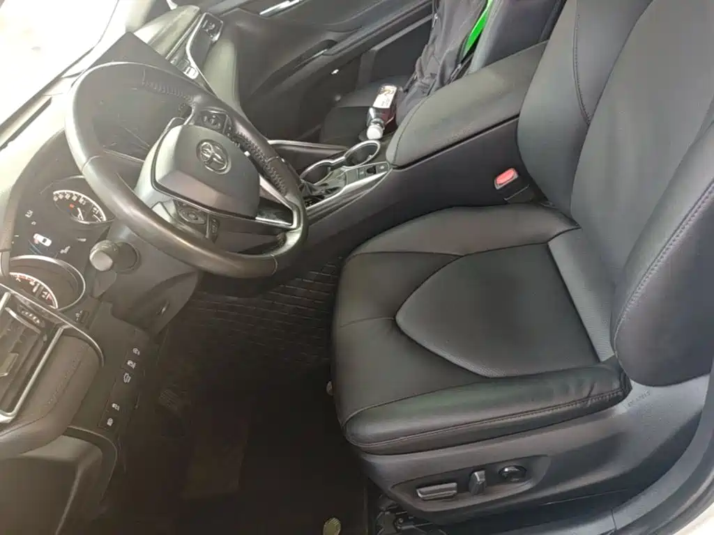 Toyota Camry — миниатюра 15