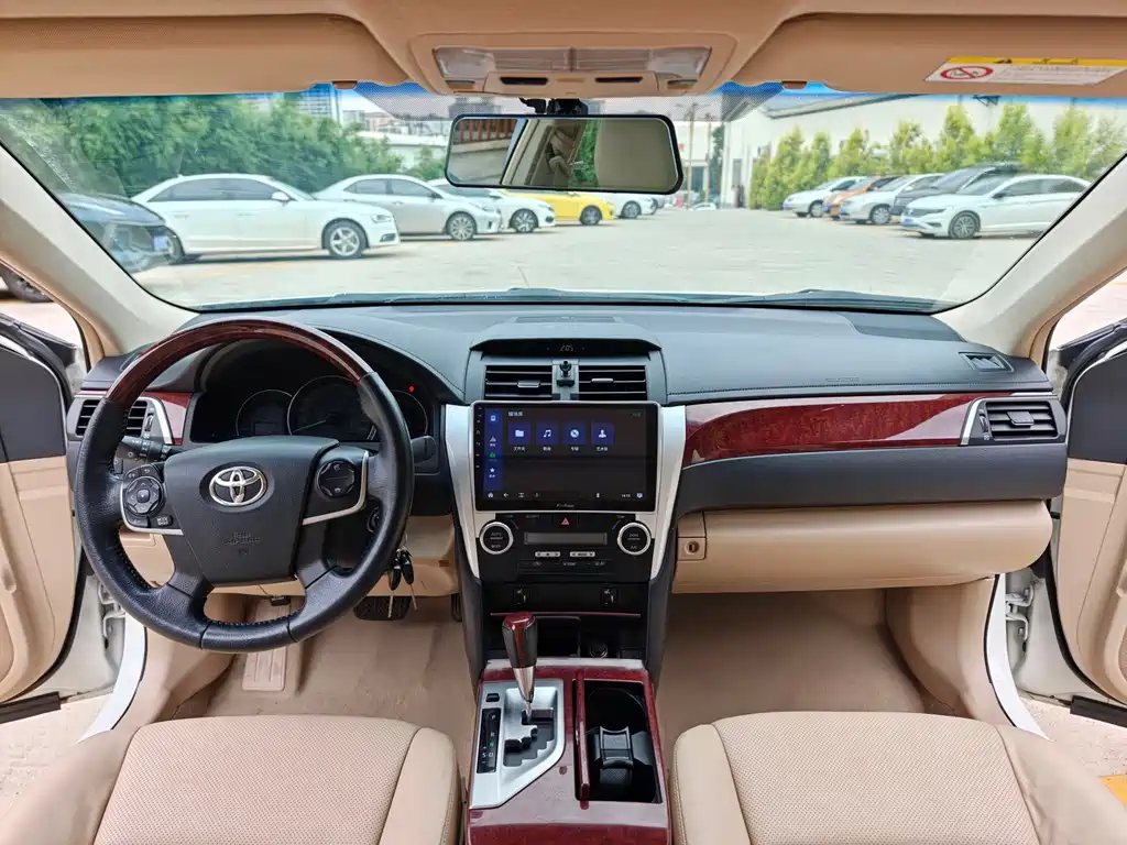Toyota Camry — миниатюра 12