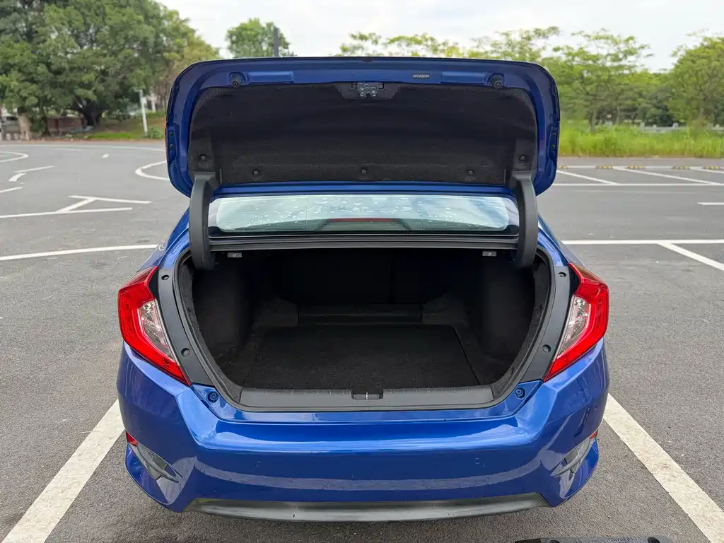 Honda Civic — миниатюра 18