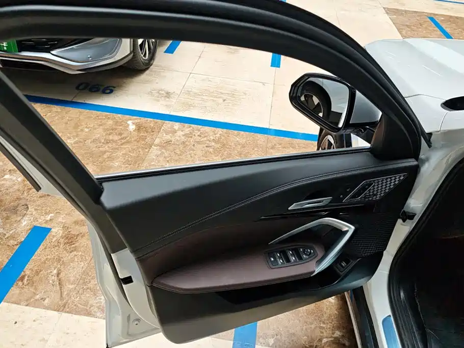 BMW X1 — миниатюра 7