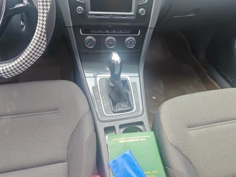 Volkswagen Golf — миниатюра 16