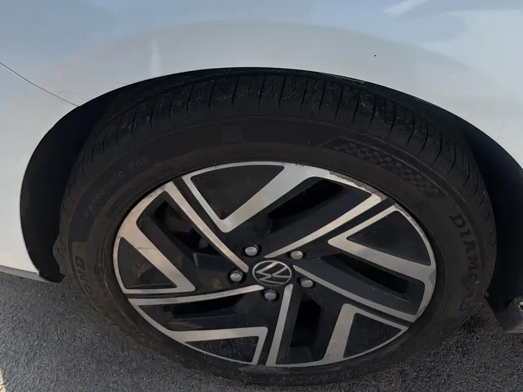 BAIC EU5 — миниатюра 9