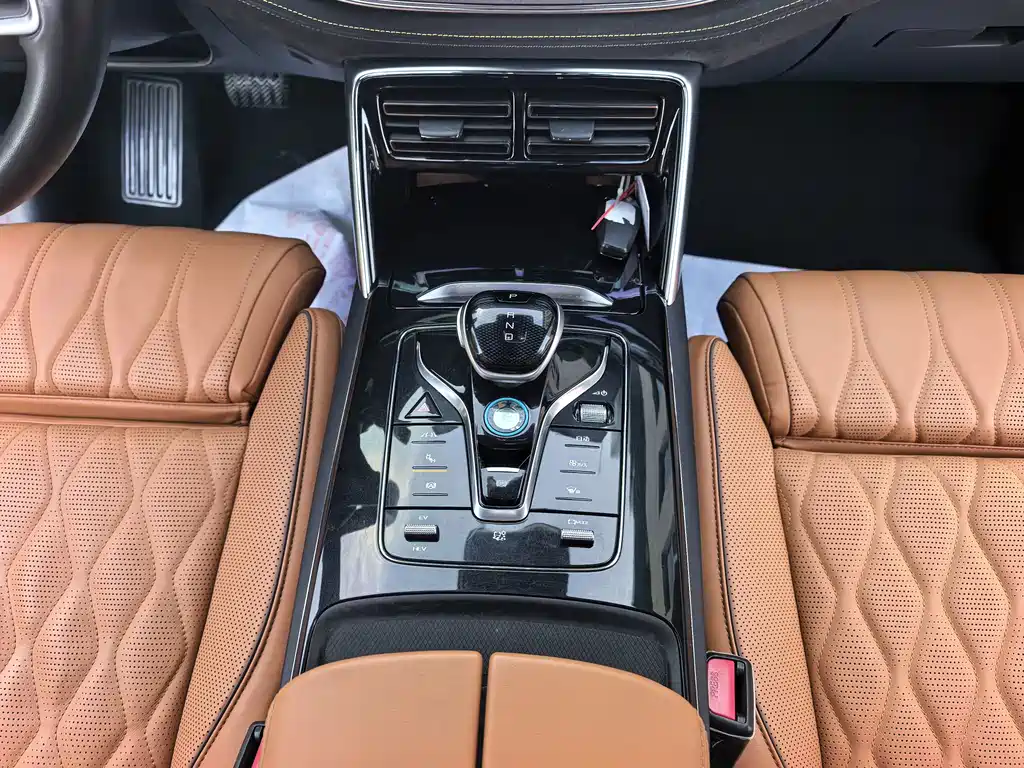 BYD Tang New Energy — миниатюра 12