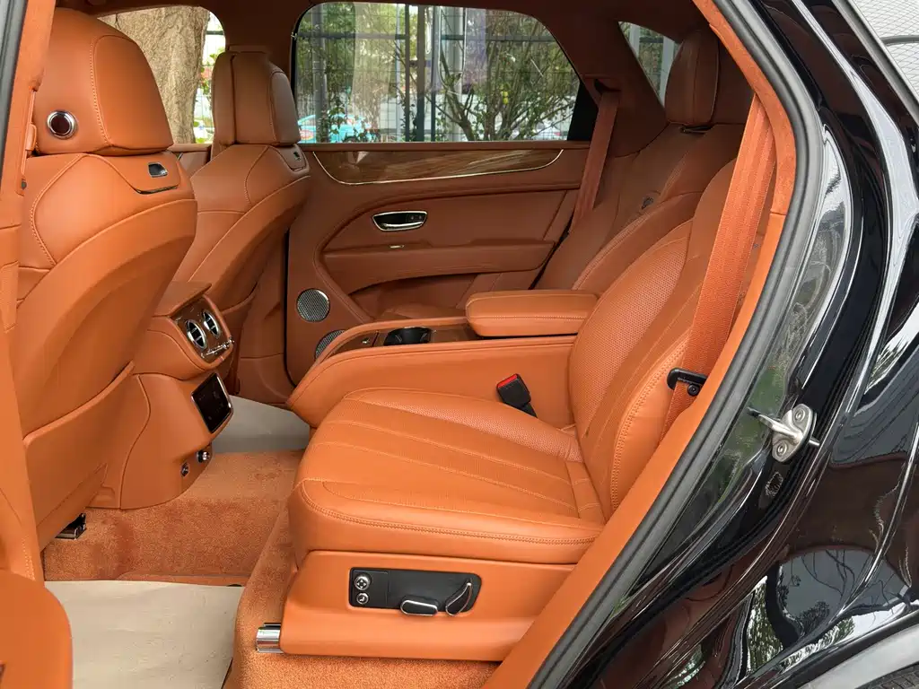 Bentley Bentayga — миниатюра 16