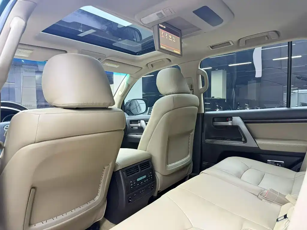 Toyota Land Cruiser — миниатюра 5