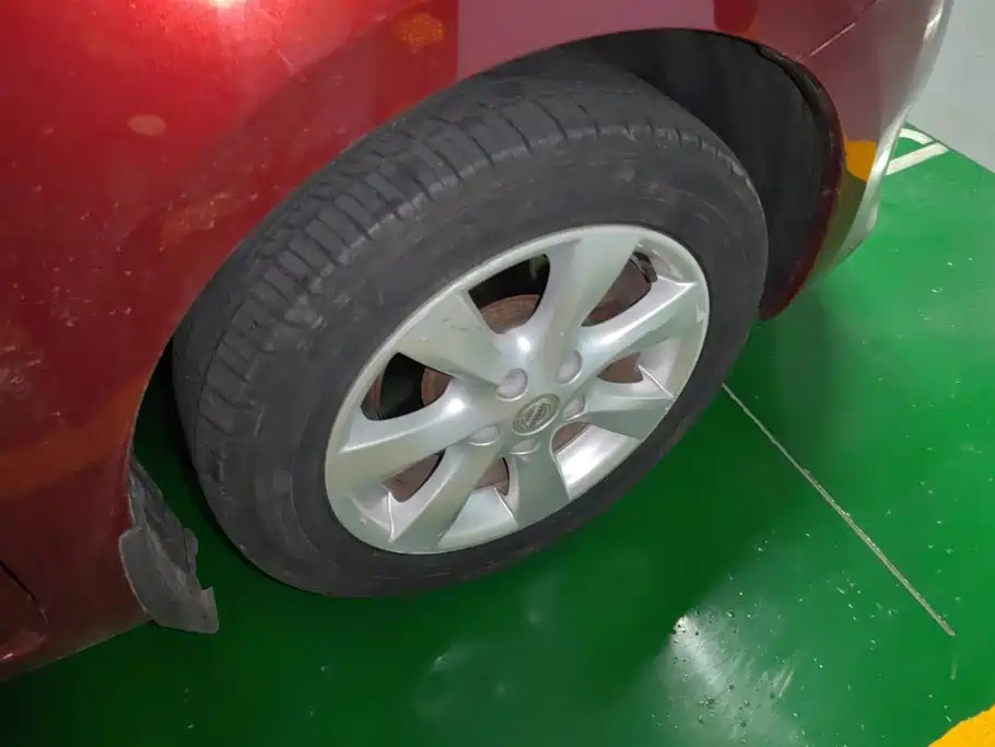 Nissan Tiida — миниатюра 6