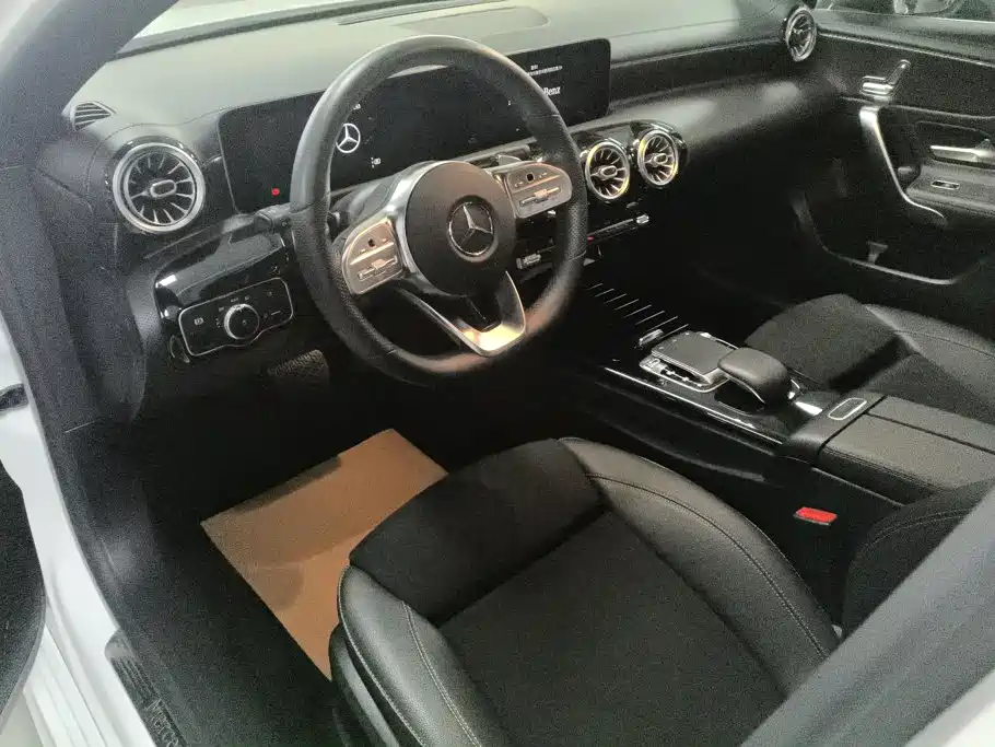 Mercedes-Benz A-Class — миниатюра 11
