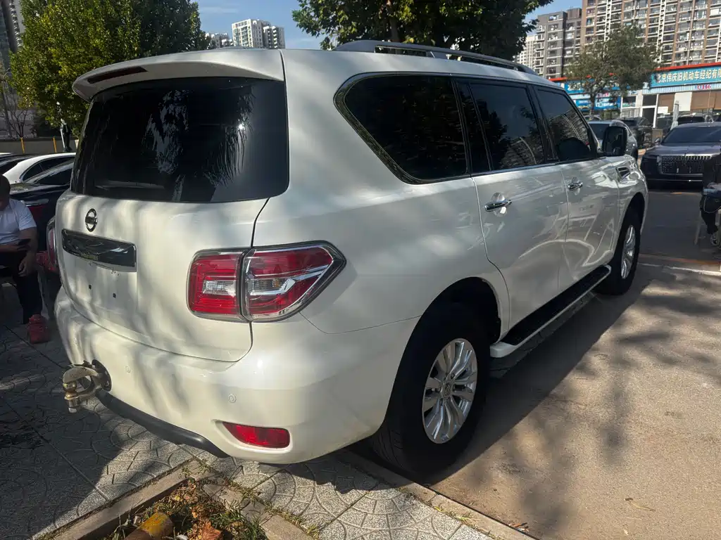 Nissan Patrol — миниатюра 16