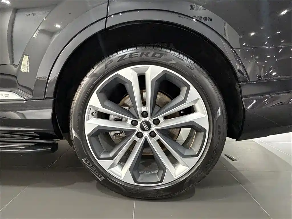 Audi Q7 — миниатюра 14