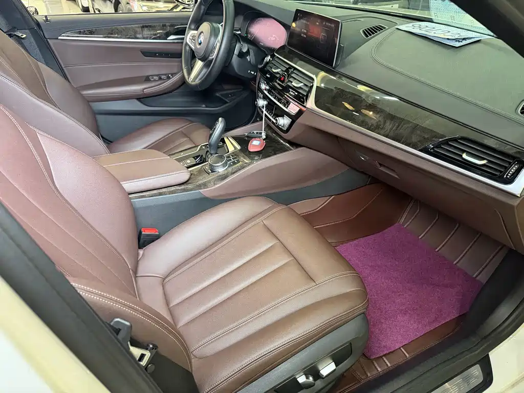 BMW 5 Series — миниатюра 12