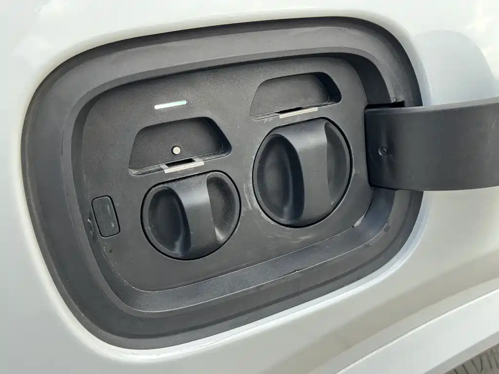 Li Auto Li L8 — миниатюра 24