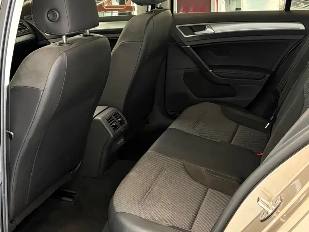 Volkswagen Golf — миниатюра 10