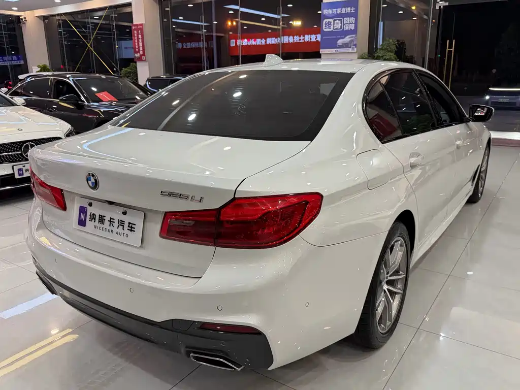 BMW 5 Series — миниатюра 6