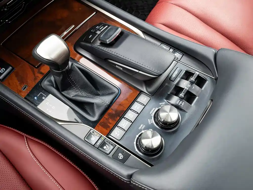 Lexus LX 2025 570