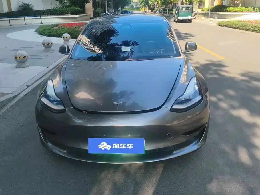 Tesla Model 3 — миниатюра 2