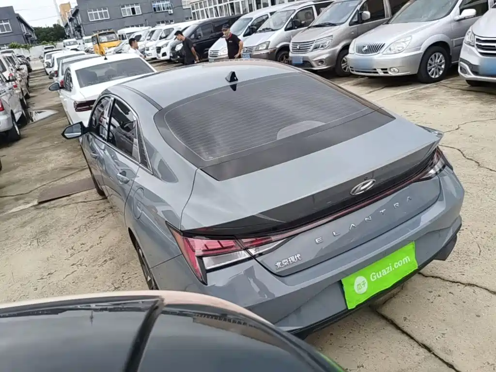 Hyundai Elantra — миниатюра 5