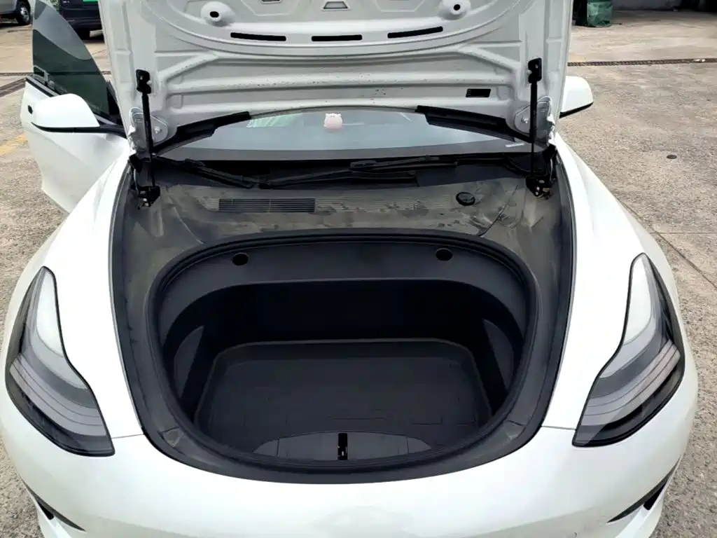 Tesla Model 3 — миниатюра 22