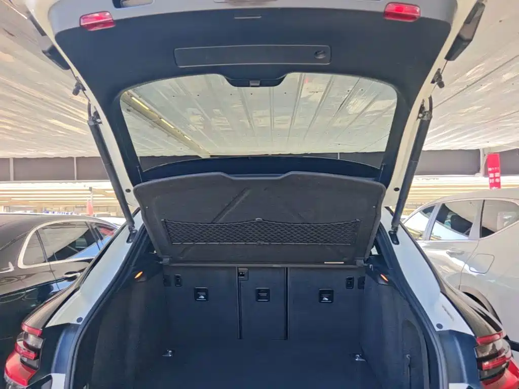 Porsche Macan — миниатюра 19