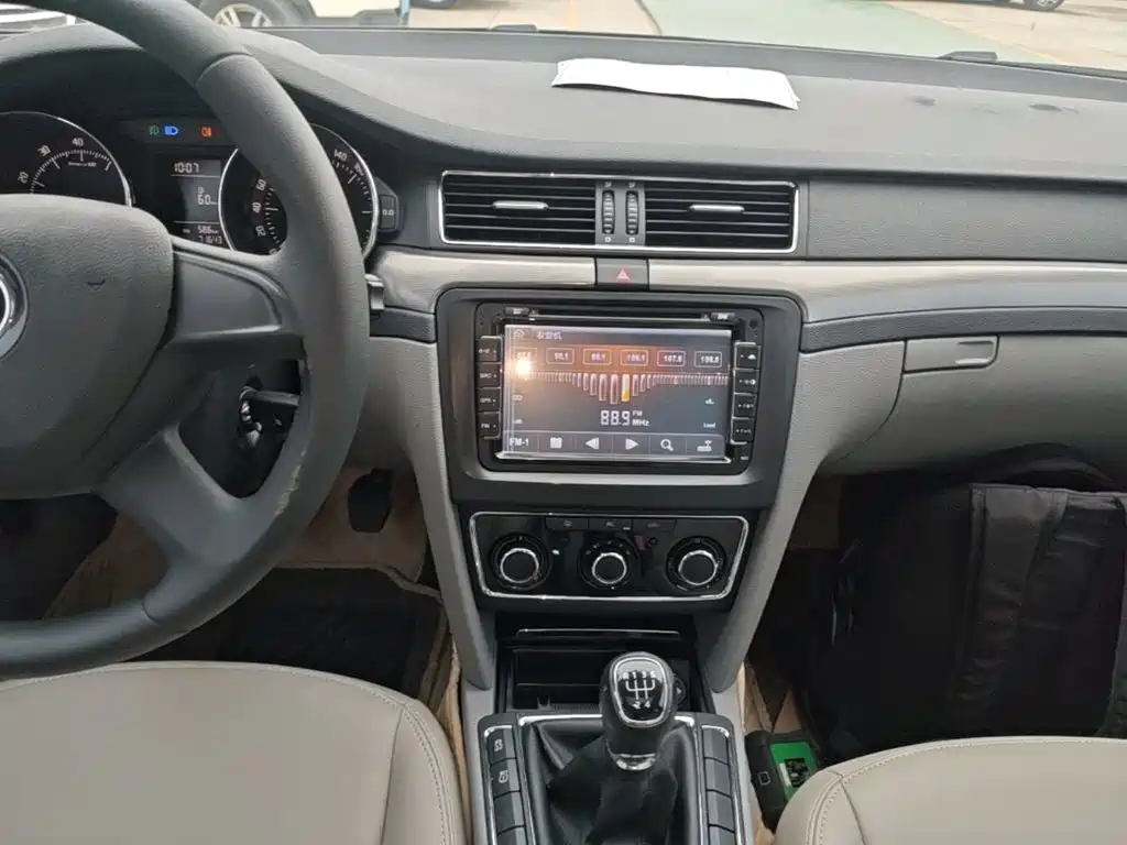 Skoda Superb — миниатюра 13