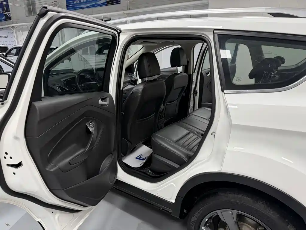 Ford Kuga — миниатюра 12