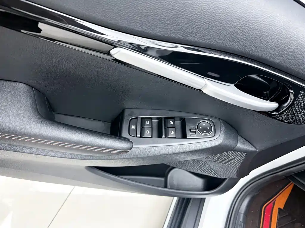 Kia Seltos — миниатюра 13