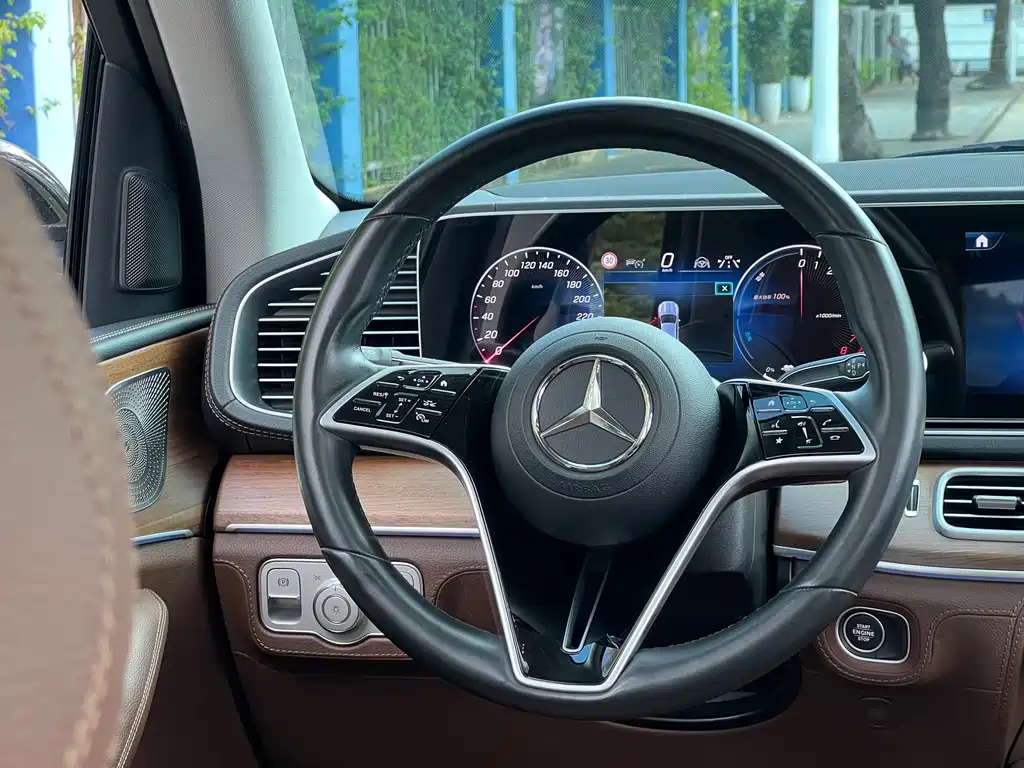 Mercedes-Benz GLE New Energy — миниатюра 18