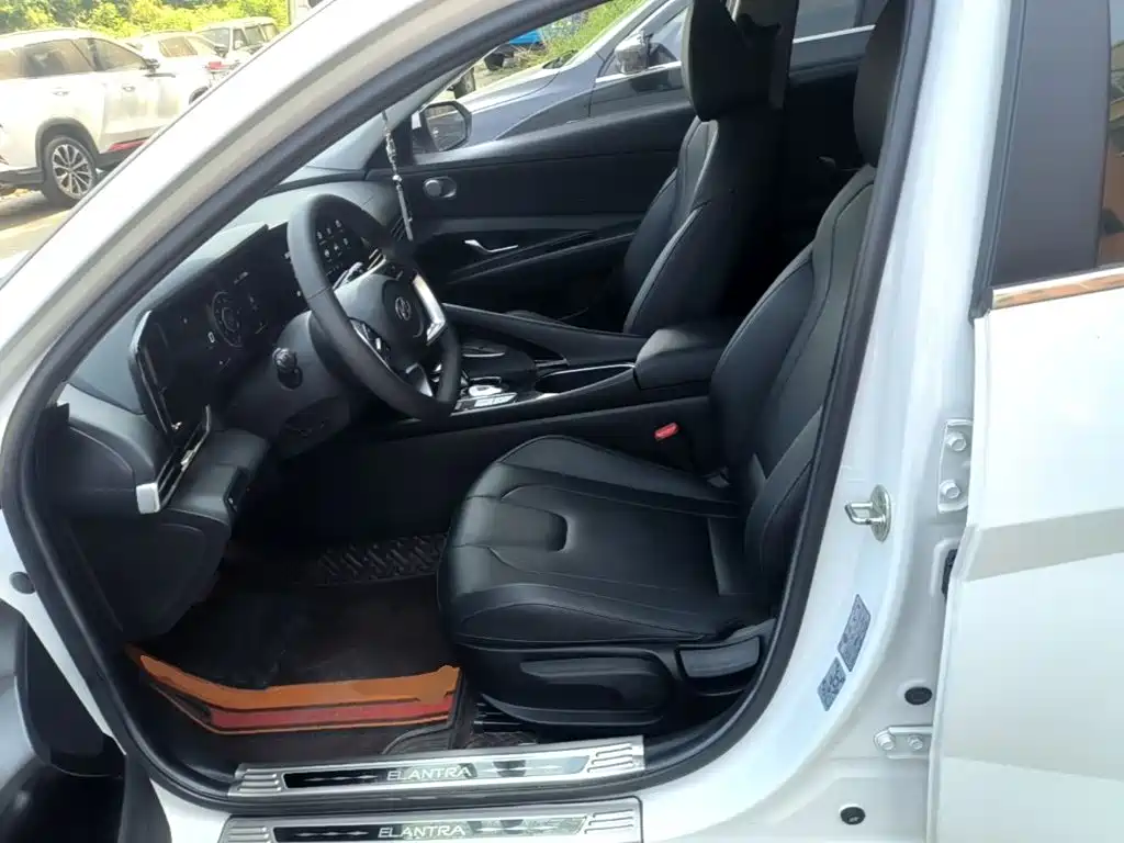 Hyundai Elantra — миниатюра 15