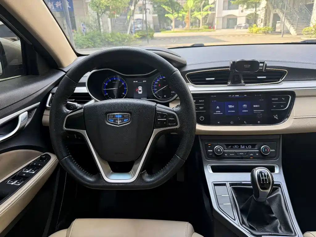Geely Emgrand — миниатюра 11