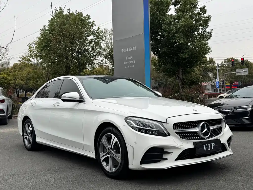 Mercedes-Benz C-Class — миниатюра 3