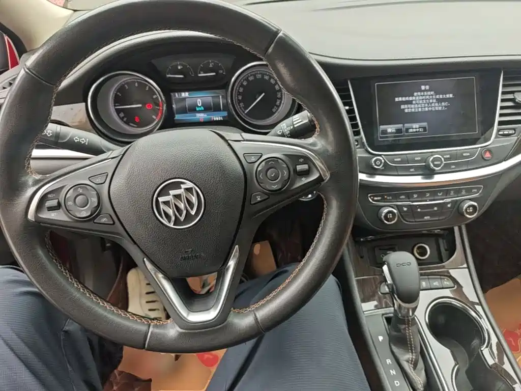 Buick Verano — миниатюра 10