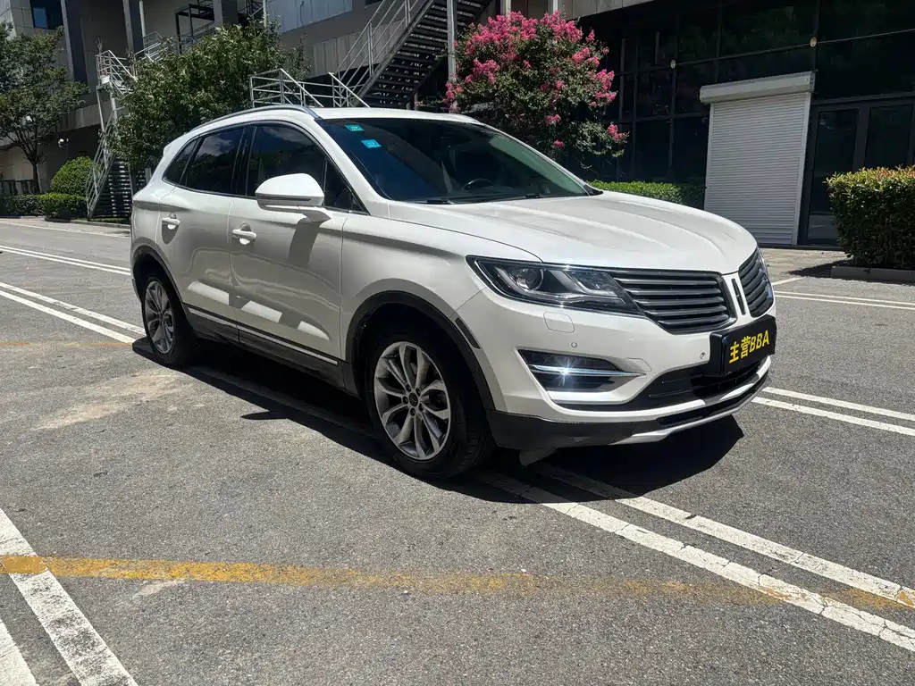 Lincoln MKC — миниатюра 3