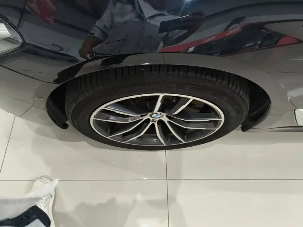 BMW 5 Series — миниатюра 23