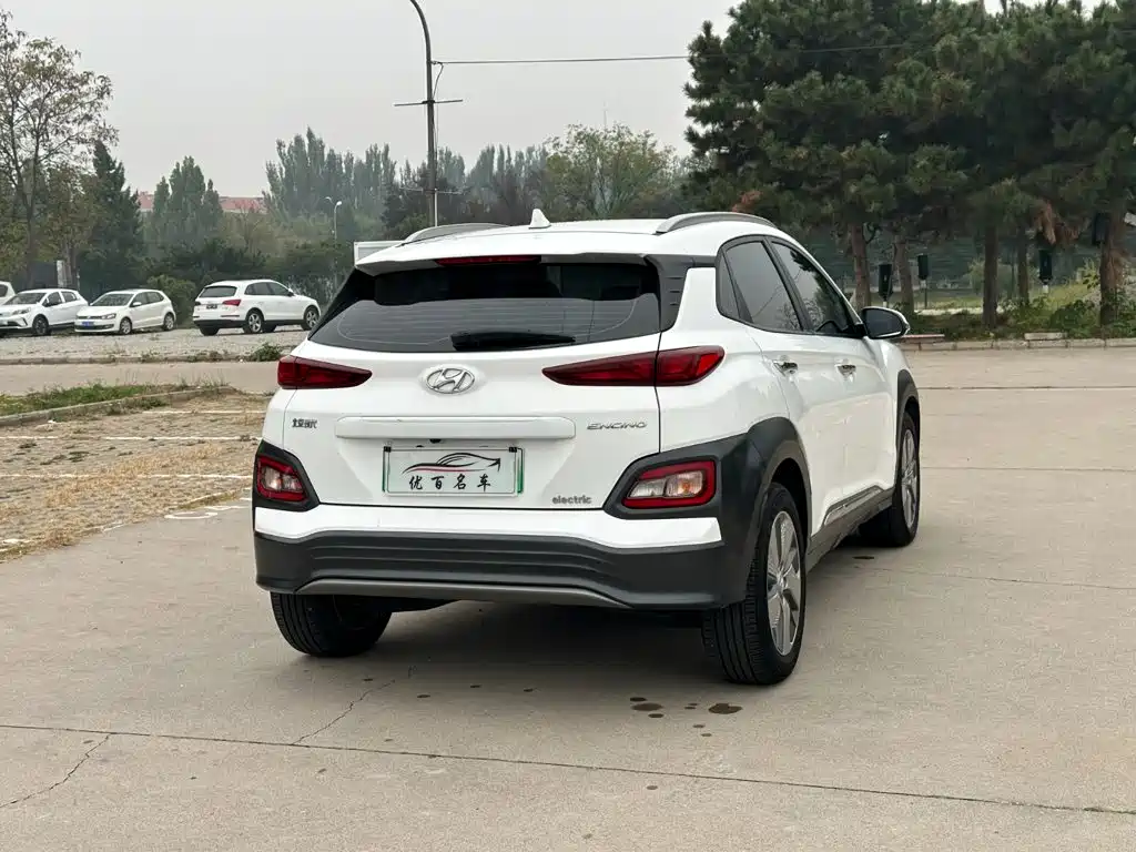 Hyundai Kona Electric — миниатюра 6