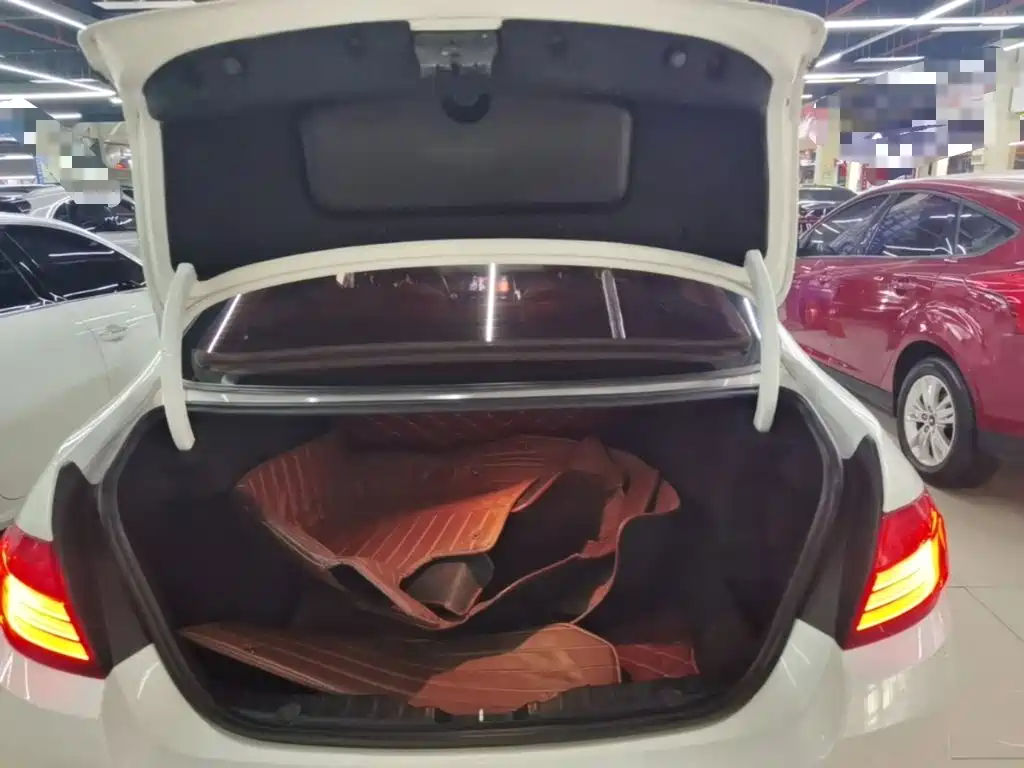 BMW 5 Series — миниатюра 19