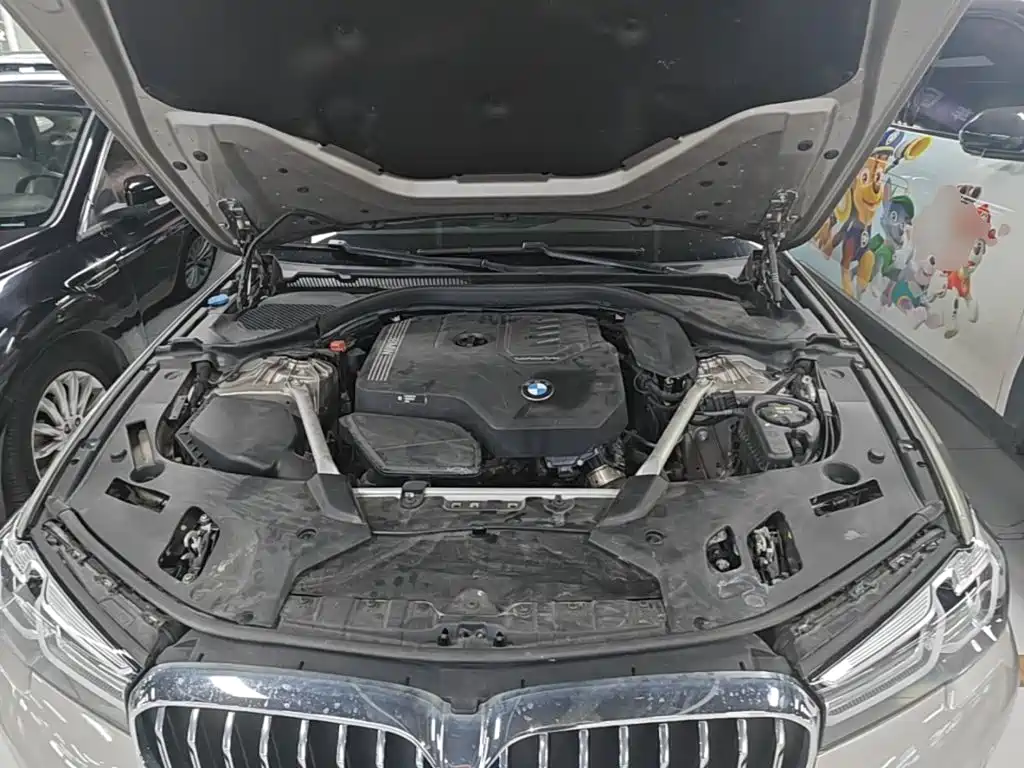 BMW 5 Series — миниатюра 20