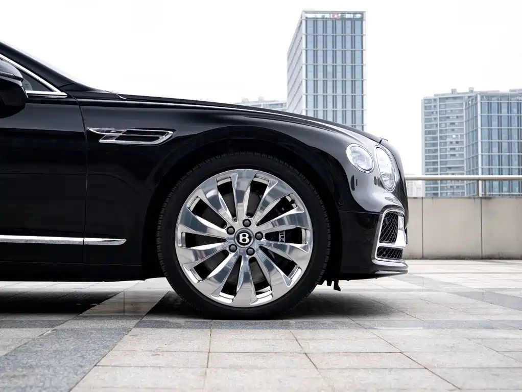 Bentley Flying Spur — миниатюра 22